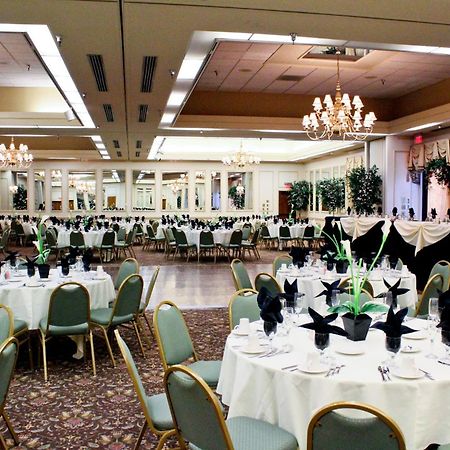 University Square Hotel Fresno Restoran foto